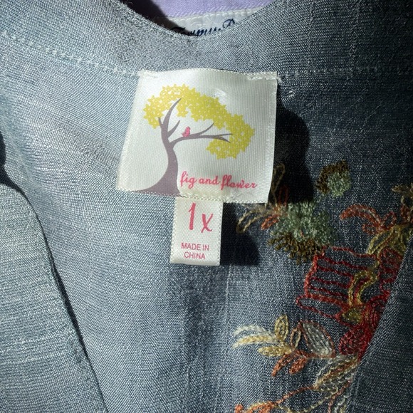 Fig & Flower for Anthropologie Size 1X Floral Embroidered Top Roll-Tab Sleeve - Picture 5 of 7